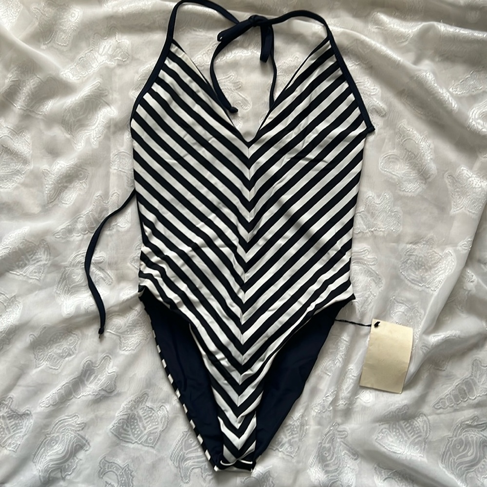 Never wore, reversible 1 piece. Weekend Max Mara.